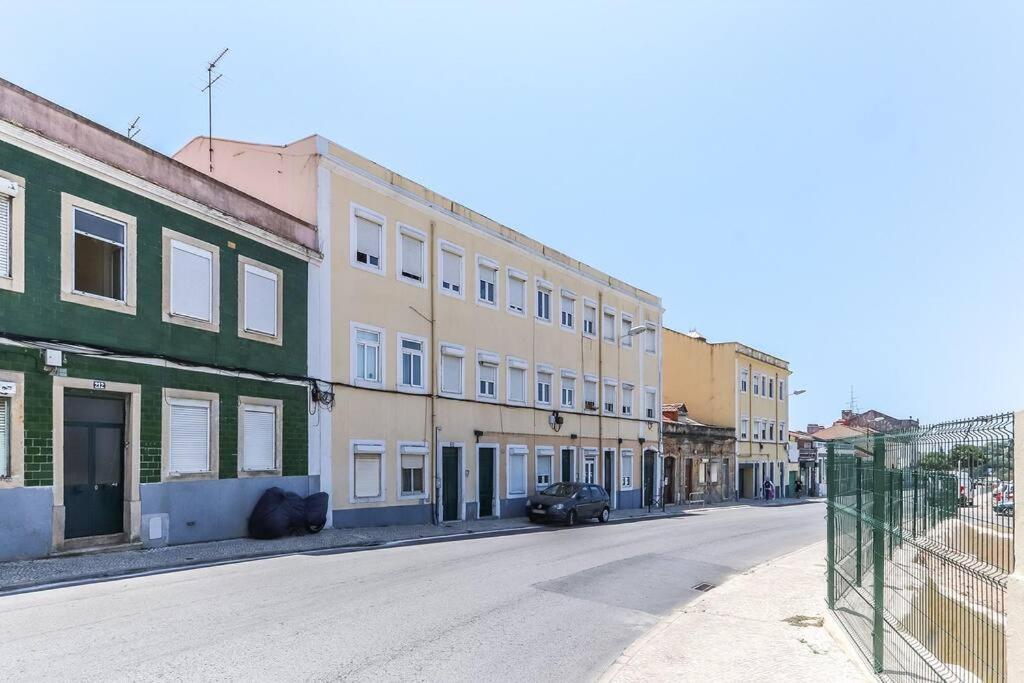 Vita Portucale ! Bright Campo Ourique W/ Terrace Лісабон Екстер'єр фото